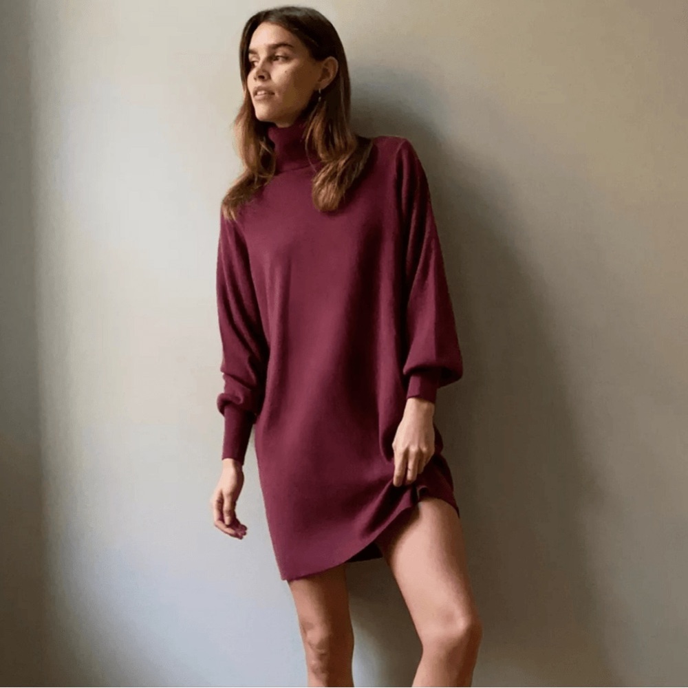 Aritzia Wilfred Rebecca Sweater Dress in Frosted Plum size M